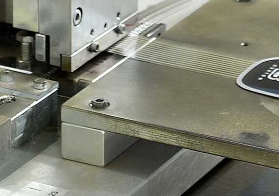 O processo de crimpagem dos conectores no flat cable é realizado através de prensa manual para melhor conexão com a placa. Todas
								as peças passam por um rigoroso controle de qualidade antes de serem enviadas para o cliente.